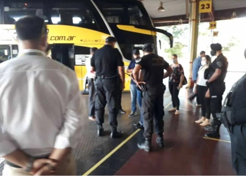 Tras la suspensión por la pandemia, salió el primer micro desde la Terminal con destino a Buenos Aires