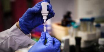 Vacuna contra el coronavirus: Pfizer afirmó una eficacia del 90% en la fase 3