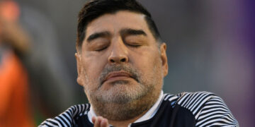 El Gobierno decretó tres días de duelo por la muerte de Maradona