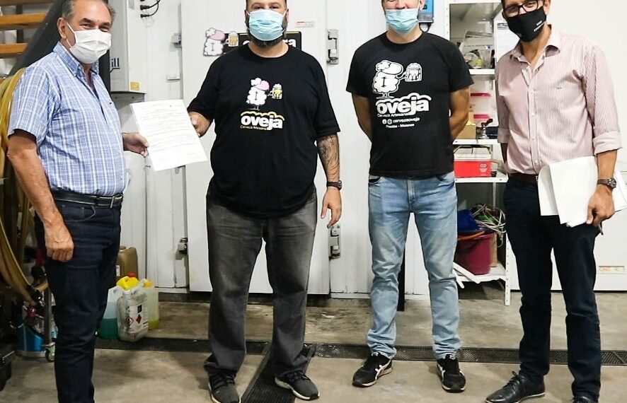 Stelatto entrega habilitación a emprendedor industrial