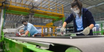 La actividad económica cayó 6,9 % interanual en septiembre y creció 1,9% respecto a agosto