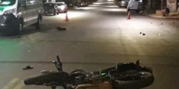Motociclista murió tras colisionar con un automóvil sobre la avenida Tacuarí