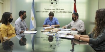 Firman convenio para el desarrollo de tabaco orgánico