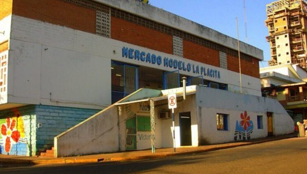 Comerciantes de La Placita solicitan la apertura de todos de los puestos y extensión horaria