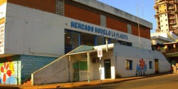 Comerciantes de La Placita solicitan la apertura de todos de los puestos y extensión horaria