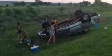 Varios lesionados tras despiste y vuelco de una camioneta cerca de El Arco