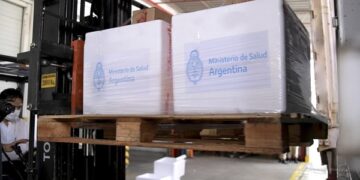 Coronavirus: comenzaron a distribuirse en todo el país las 300 mil dosis de la vacuna
