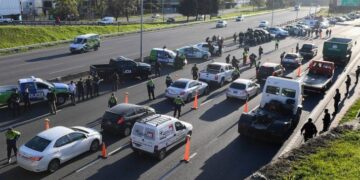 Fin de semana largo: más de 500 mil personas viajaron con certificado oficial