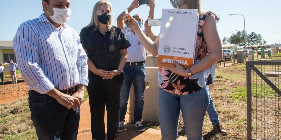 Más de 200 familias recibieron su vivienda en Itaembé Guazú