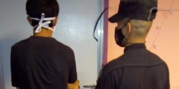 Incumplió la orden de acercamiento hacia su madre, la agredió y terminó preso