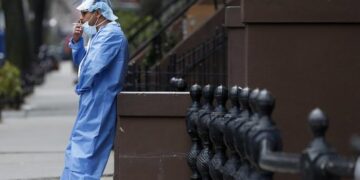 Estados Unidos marca un triple récord de casos, muertes y pacientes internados con coronavirus