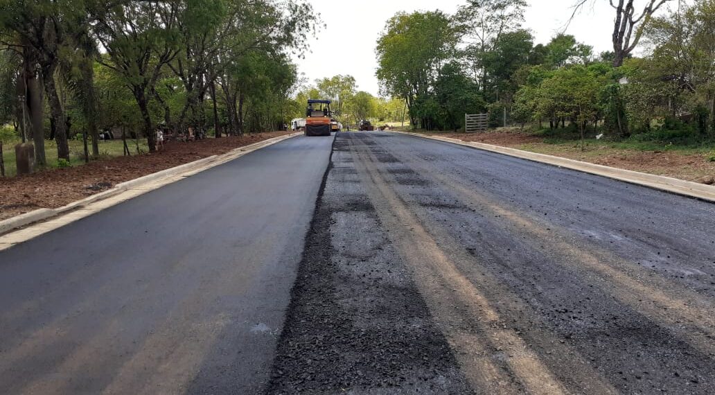 Vialidad comenzó a pavimentar en la zona urbana de Profundidad