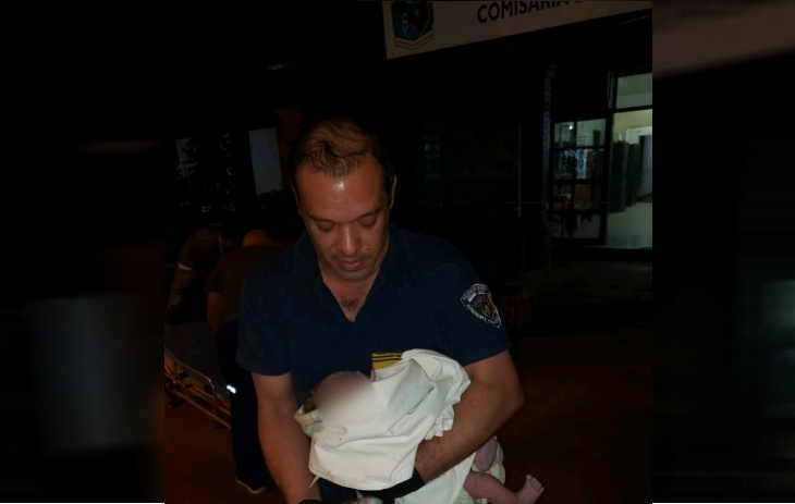 Policías asistieron a una mujer que dio a luz en la guardia de la Comisaría 6ta de Posadas