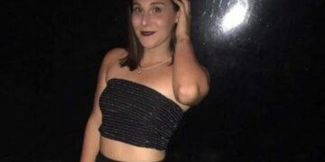 Abrió el cajón durante el velorio de su hija y se dio cuenta que no era ella
