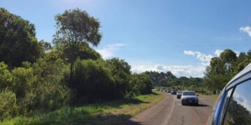 Con una caravana de autos, los vecinos de San Javier despidieron al enfermero que falleció por Covid