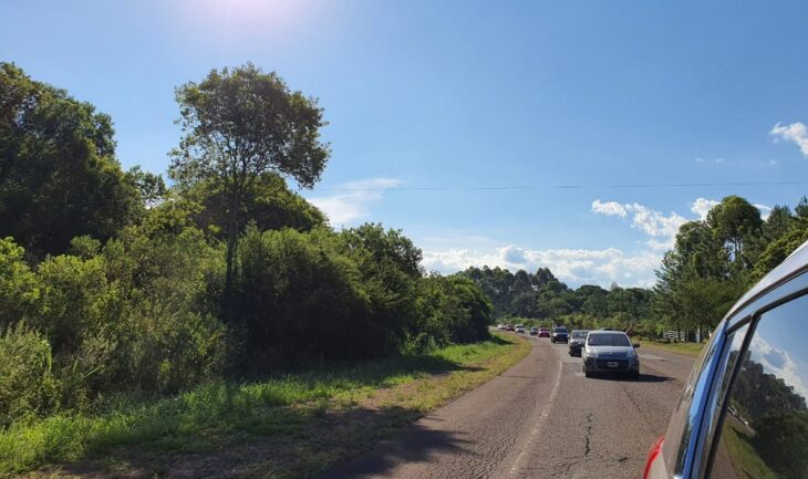 Con una caravana de autos, los vecinos de San Javier despidieron al enfermero que falleció por Covid