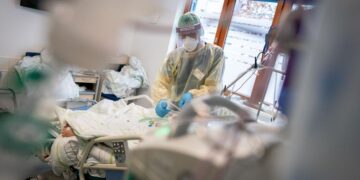 El mundo tuvo la mayor cifra de fallecimientos por coronavirus en un día desde el inicio de la pandemia