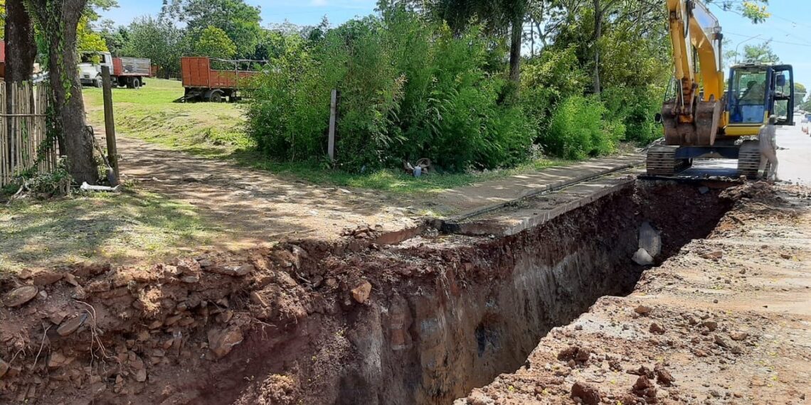 Comenzaron obras de saneamiento y repavimentación en la Chacra 192