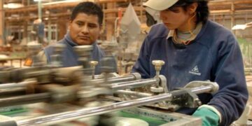 El Gobierno extenderá la prohibición de despidos y la doble indemnización