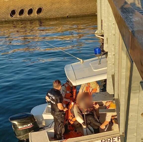 Rescataron a una mujer de las aguas del río Paraná