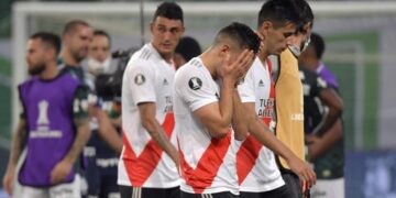 En un partido plagado de polémicas, River quedó a un gol de la hazaña ante Palmeiras y fue eliminado de la Copa Libertadores