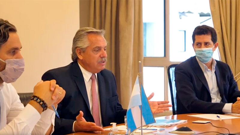 Fernández propuso restringir la circulación nocturna y acotar reuniones a 10 personas