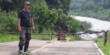 Por la crecida, el puente Yabotí está inhabilitado