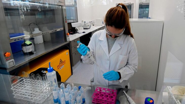 Analizan la aparición de una nueva mutación de coronavirus en la Argentina