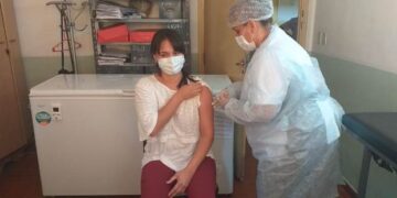 Más de 2 mil agentes de salud ya recibieron la primera dosis de la vacuna Sputnik V