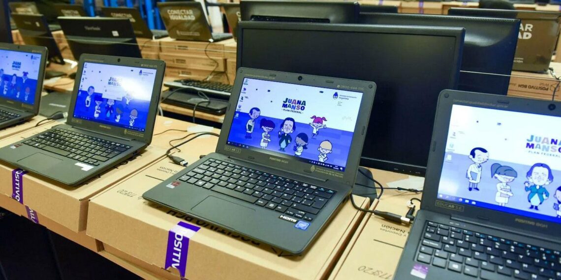 Nación anunció que se entregarán 500.000 computadoras a estudiantes de todo el país