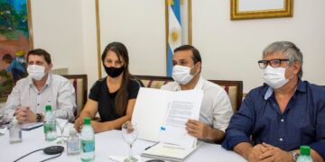 Herrera Ahuad firmó convenios para obras de agua potable para comunidades guaraníes