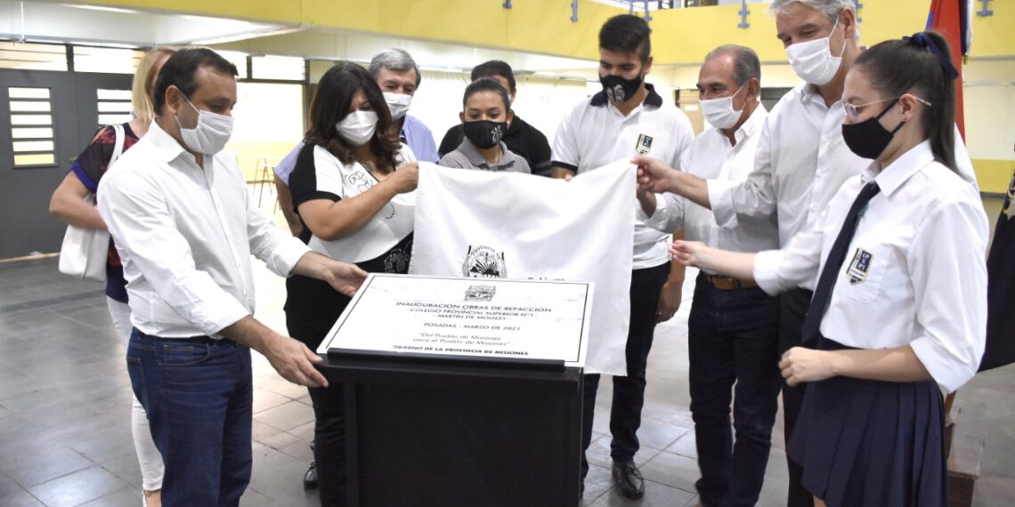 Inauguraron refacciones en el edificio del colegio Martín de Moussy