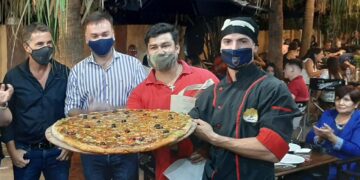 Presentaron la “pizza gigante de yerba mate” en Apóstoles