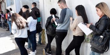 Argentina: más de 700 mil personas perdieron su empleo en 2020