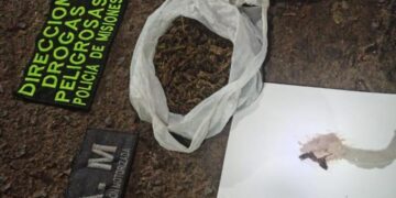 En Posadas y Oberá la motorizada detuvo a dos jóvenes con marihuana