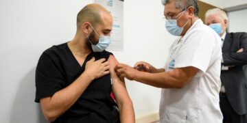 El objetivo de la vacunación contra el Covid- 19 es reducir el impacto de las muertes y hospitalizaciones