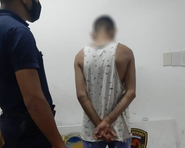 Simuló ser un comprador para robarle el celular a una pareja y fue detenido