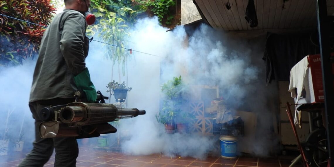 Realizan operativos de control focal y fumigación en Itaembé Oeste y Villa Urquiza
