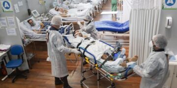 El estado de Santa Catarina, en colapso, autorizó a contratar sin examen a médicos extranjeros