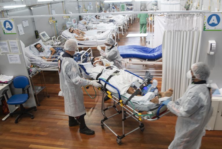 El estado de Santa Catarina, en colapso, autorizó a contratar sin examen a médicos extranjeros