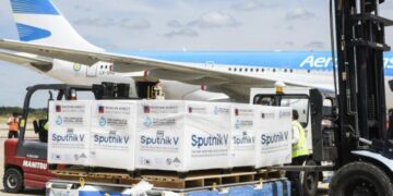 Llegó un nuevo vuelo de Rusia con 370.000 dosis de la vacuna Sputnik V