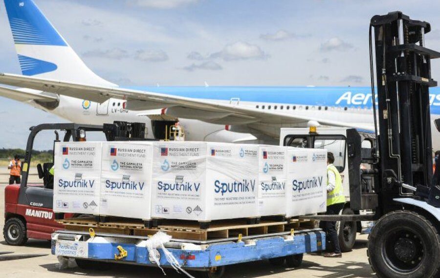 Llegó un nuevo vuelo de Rusia con 370.000 dosis de la vacuna Sputnik V