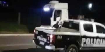 Detuvieron a un camionero por protagonizar alcoholizado un choque e intentar huir