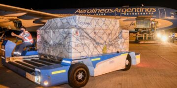 Con la llegada del nuevo vuelo, la Argentina suma casi 9 millones de dosis de vacunas