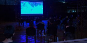 El “Cine bajo las Estrellas” llegó a Villa Cabello