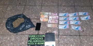 Arrestaron a dos jóvenes con una bolsa de marihuana en el centro de Posadas