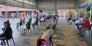 Casi 700 personas se vacunaron contra el Covid-19 en el Imefir y la Casa del Bicentenario