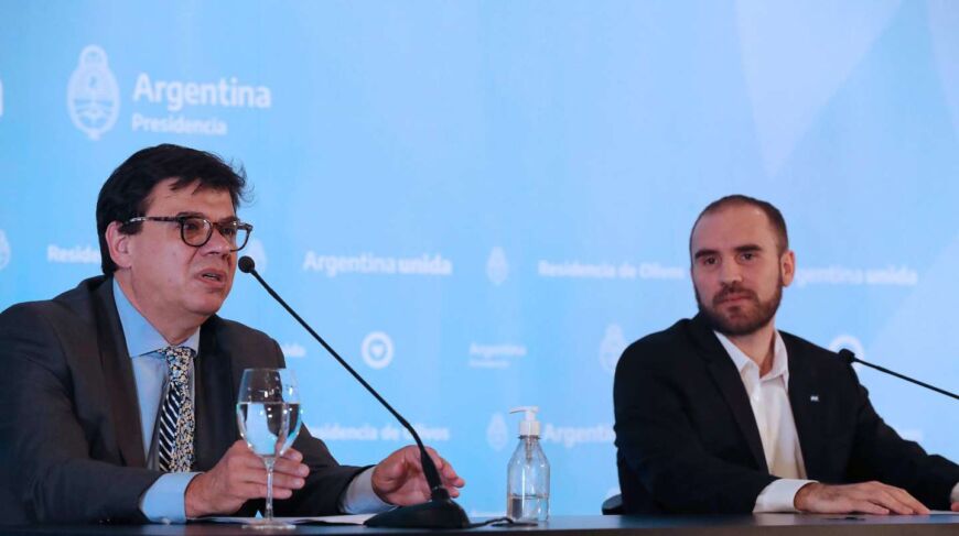Acuerdan un aumento del 35% en el salario mínimo en siete tramos