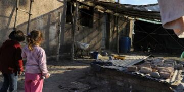 La pobreza alcanzó al 42% de las personas y al 31,6% de los hogares