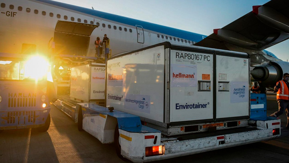 En las últimas 24 horas llegaron al país más de 650 mil dosis de vacunas en vuelos de Aerolíneas